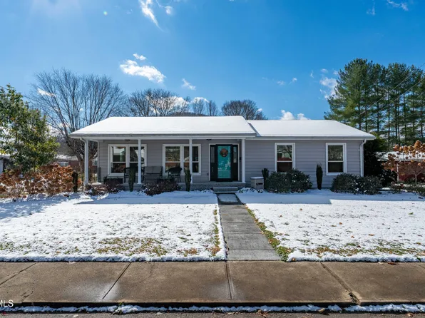 419 College St, Mountain City, TN 37683