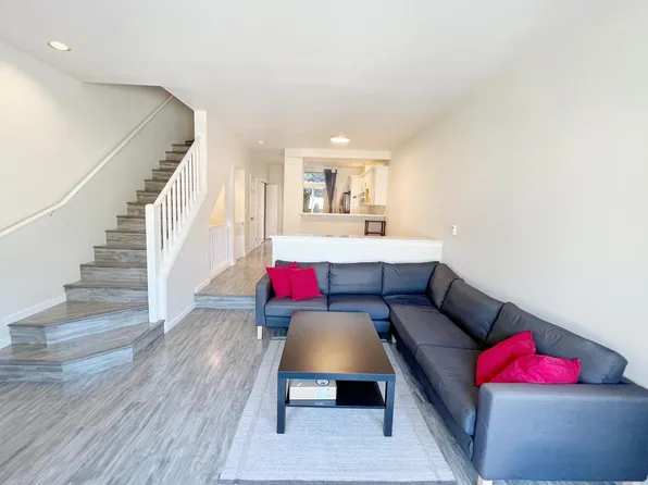 12419 NE 7th Pl, Bellevue, WA 98005