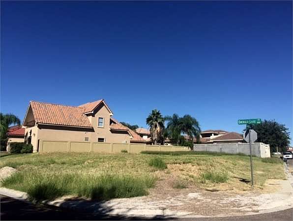 1st image of 410 Emerald Lake Dr