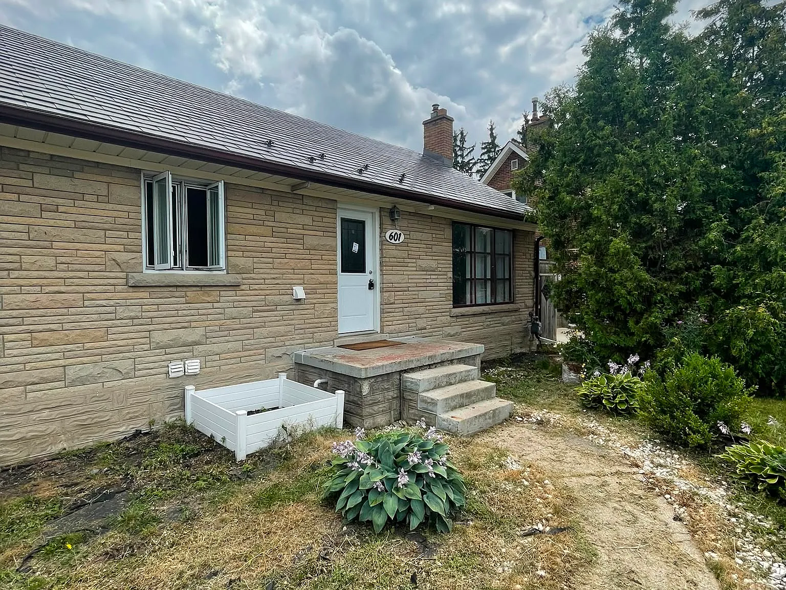 3 bed, 960 sqft, $1,995 — Photo 1
