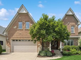 792 S Chatham Ave, Elmhurst, IL 60126