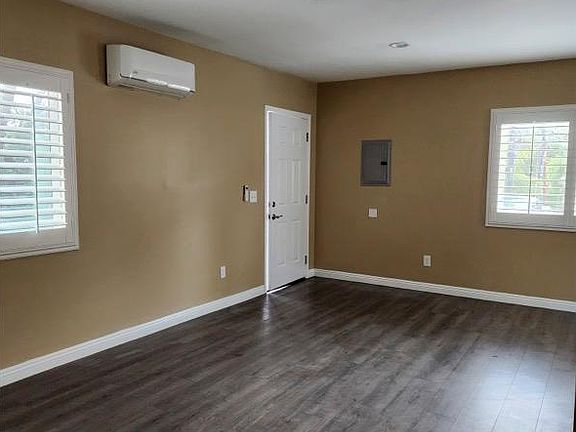 2nd image of 13744 Borden Ave
