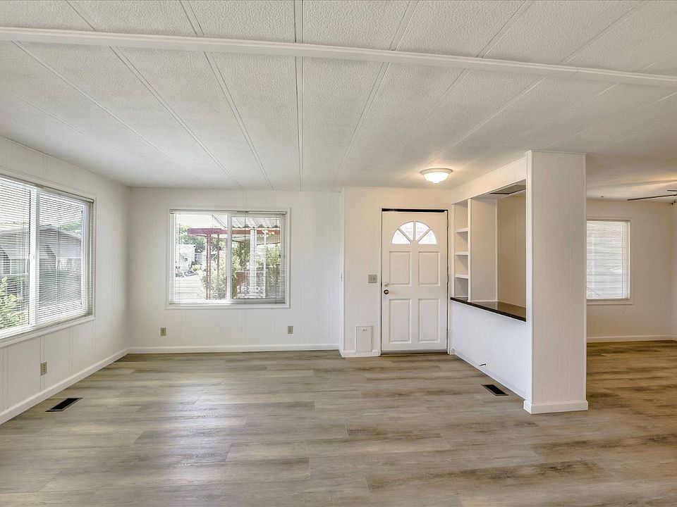 1st image of 275 Burnett Ave #31