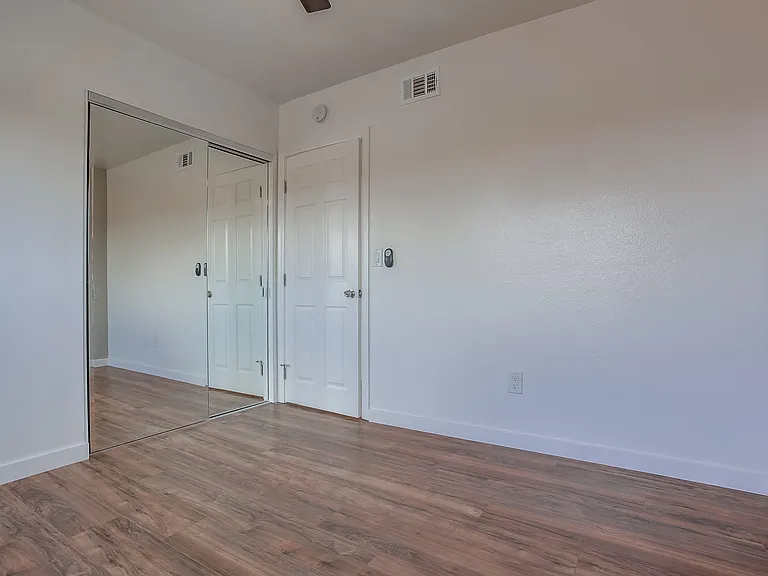 3977 Ingraham St #B — Photo 29