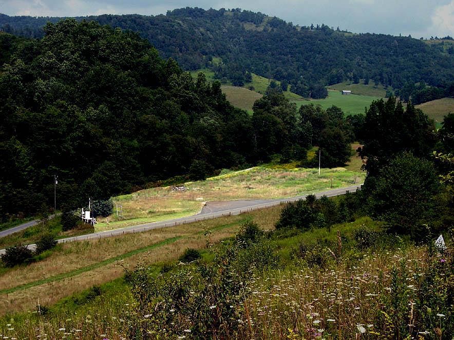 1st image of Seneca Trl