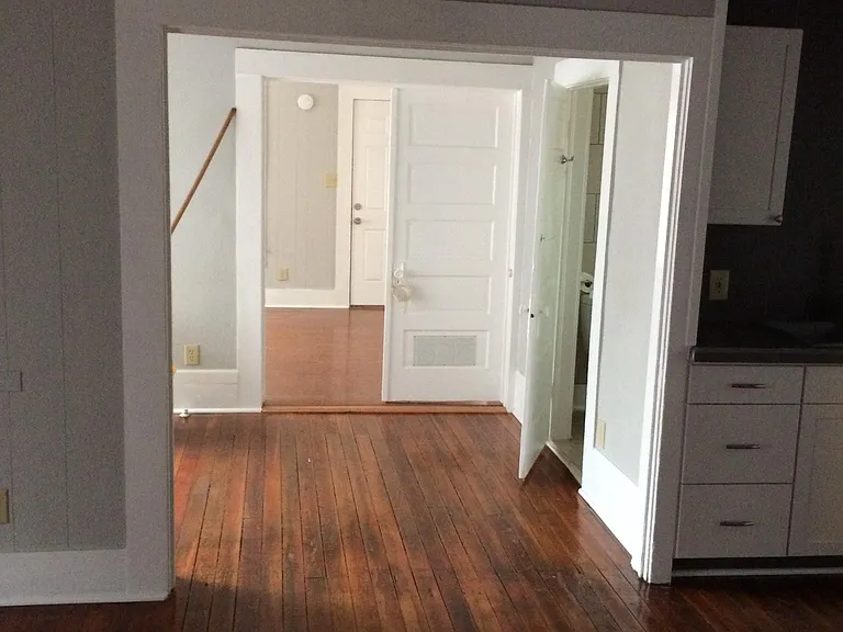 206 Weaver St — Photo 10