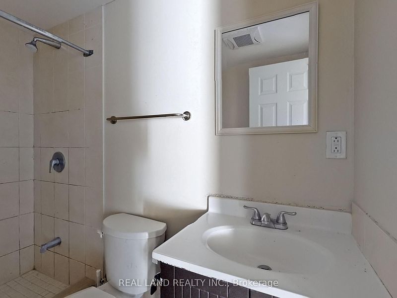Toronto House for rent - 3 Bedrooms — photo 2