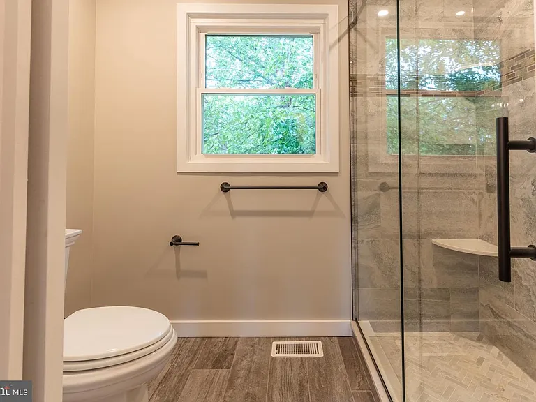 56 W Windrose Dr — Photo 53