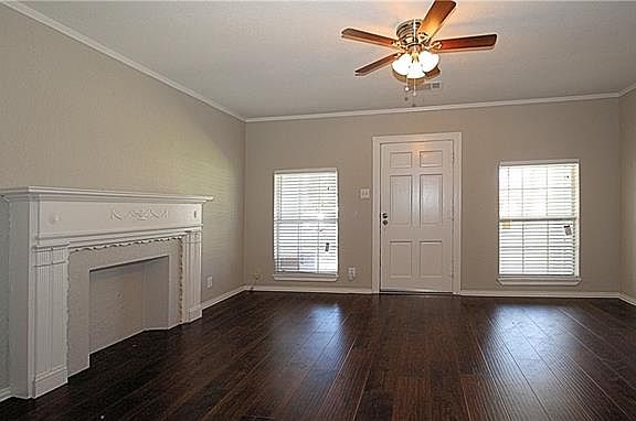 5th image of 1418 Newport Ave