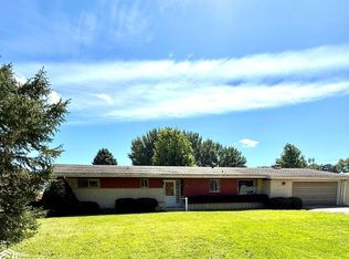 720 E Chestnut St, Hubbard, IA 50122