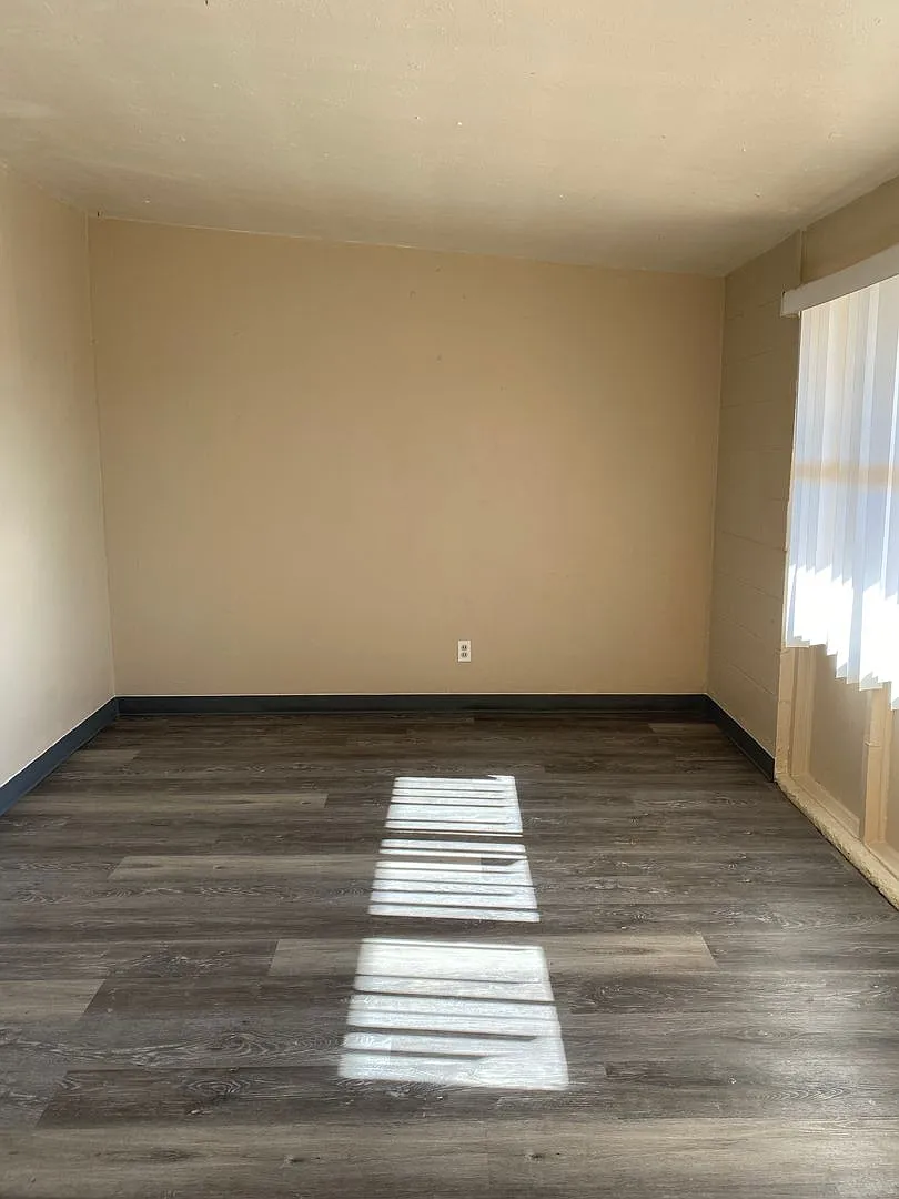 510 N Wall Ave — Photo 2