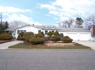 189 Tree Rd, Centereach, NY 11720