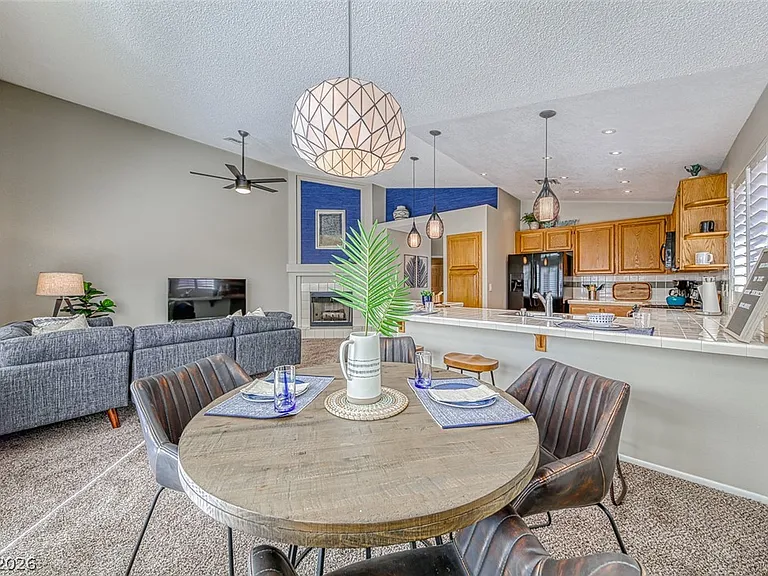 8421 Honeywood Cir — Photo 6