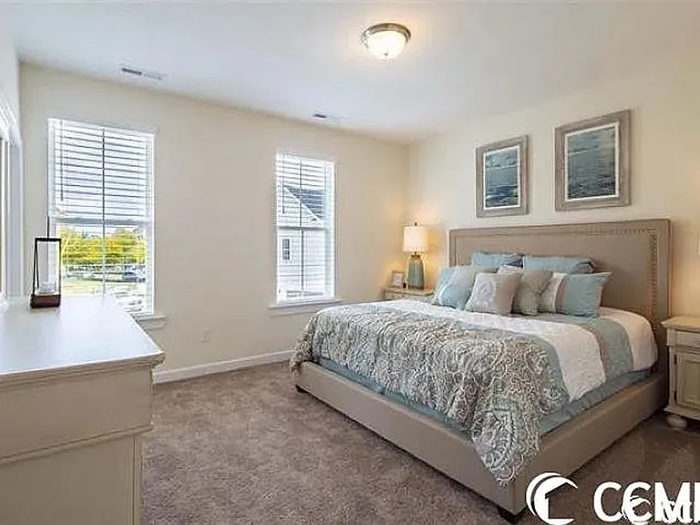 2820 Cook Cir #D — Photo 35