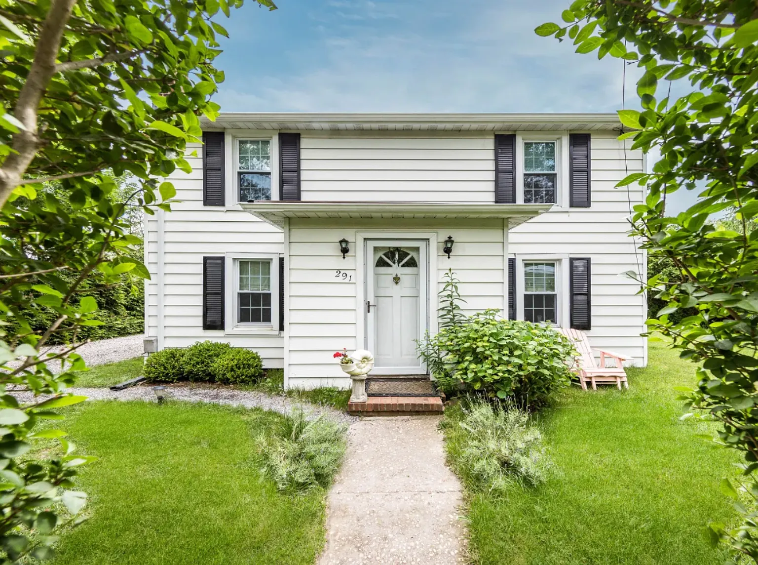 Charming Sag Harbor Village Rental — Photo 1