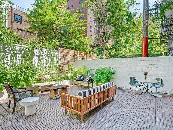 3rd image of 215 E 29th Street 1 #1