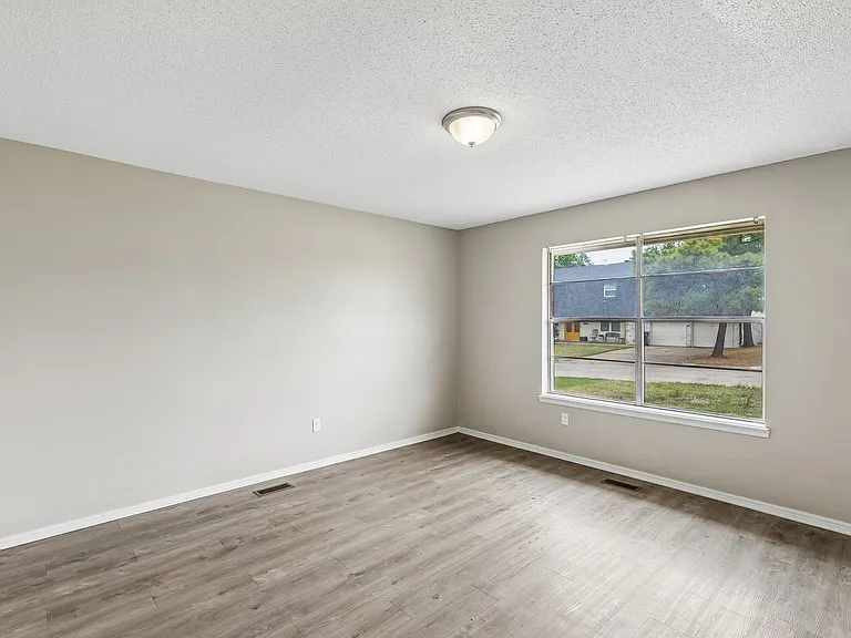 5825 NW 72nd St — Photo 35