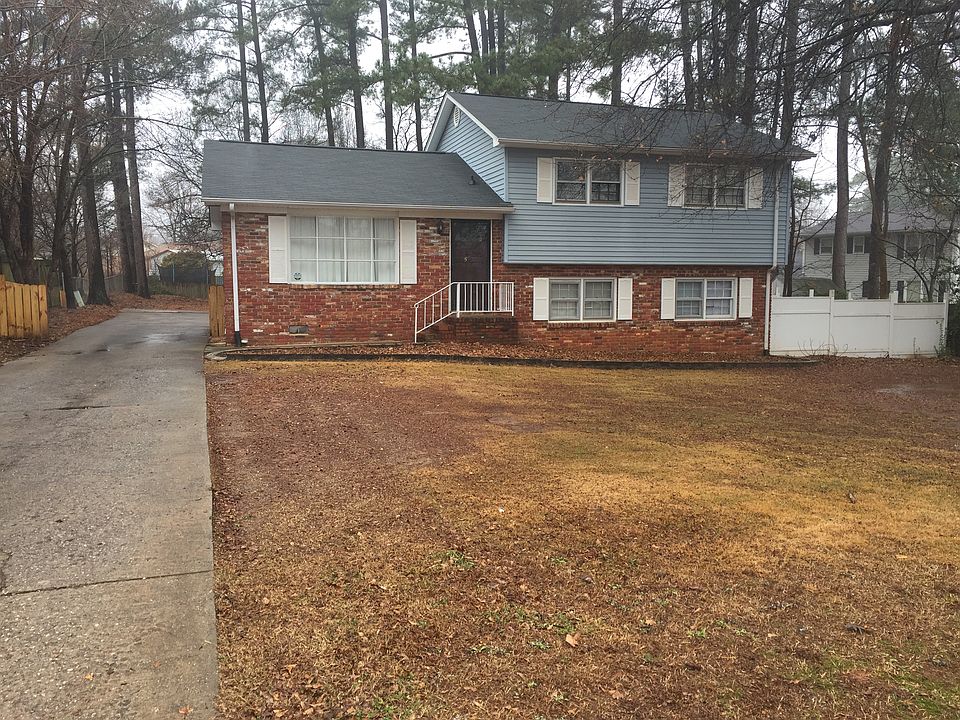 1st image of 502 Camelot Dr