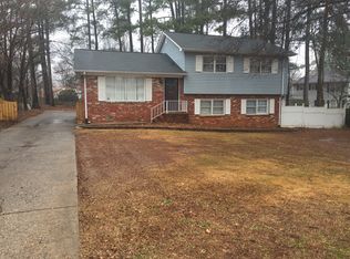 502 Camelot Dr, Spartanburg, SC 29301
