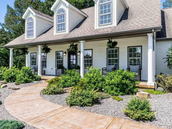 10689 S Oak Ridge Est, Haubstadt, IN 47639