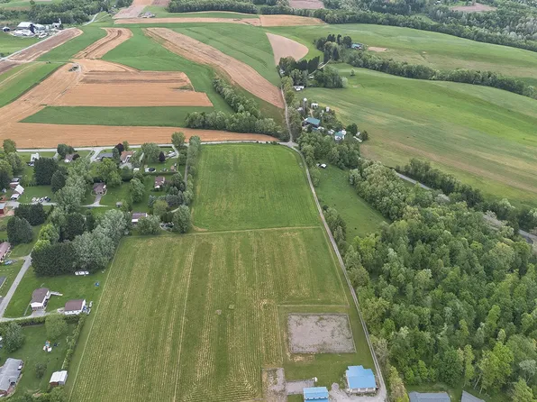 2412 Old Route 422 E #E, Fenelton, PA 16034
