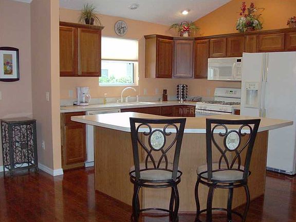 5th image of 468 Princeton Pl