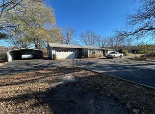 1005 W George Ave, Pocola, OK 74902