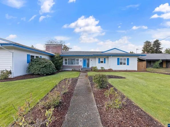 693 SW Hayter St, Dallas, OR 97338