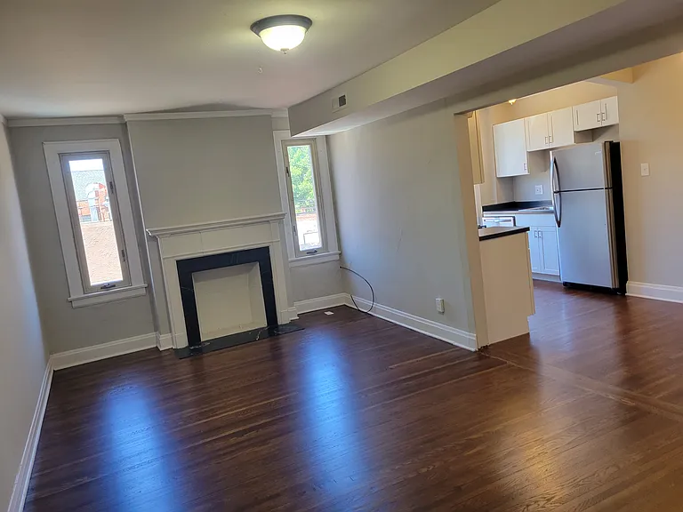 2112 Arlington Ave — Photo 2
