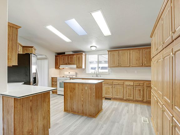 5th image of 1687 Willow Leaf Dr