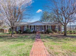 100 Knollwood Dr, Morganton, NC 28655