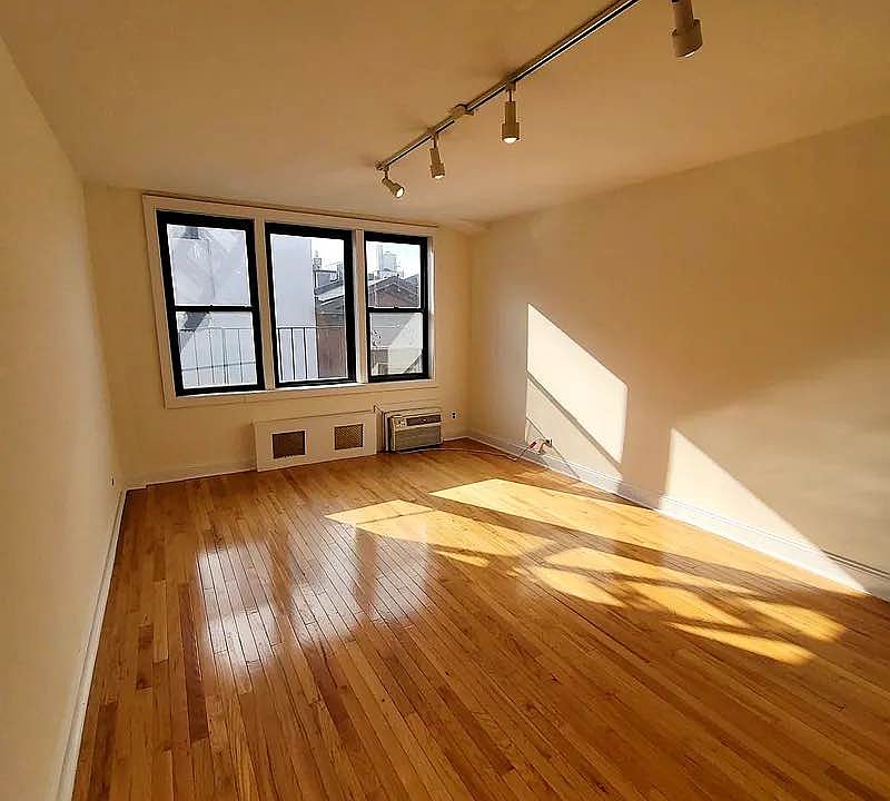 1st image of 205 W 13th St #6T