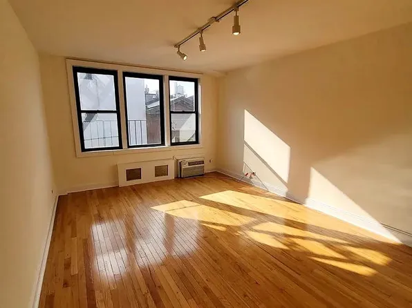 205 West 13th Street image 1 of 7