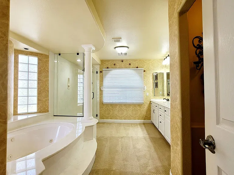 8586 Silver Coast St — Photo 22