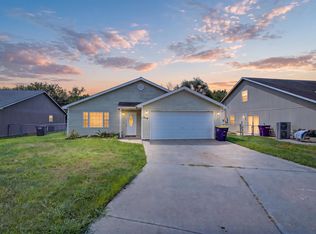 216 Kopp Dr, Manhattan, KS 66502