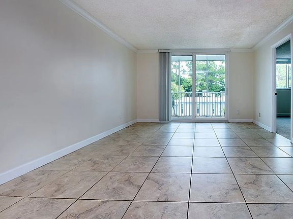 4th image of 2700 Coconut Bay Ln