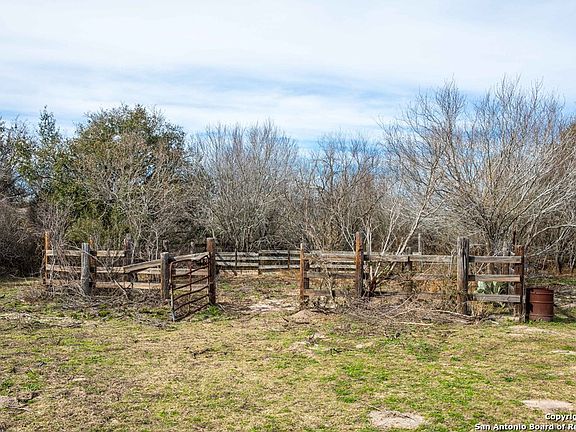 3rd image of 8684 Mineral Cemetery Rd