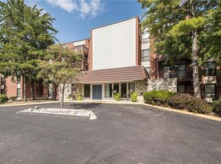 578 Sarah Ln APT 105, Saint Louis, MO 63141