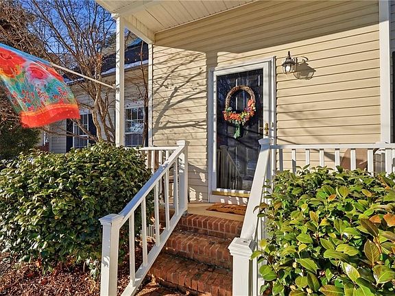 3rd image of 3792 Northumberland Dr