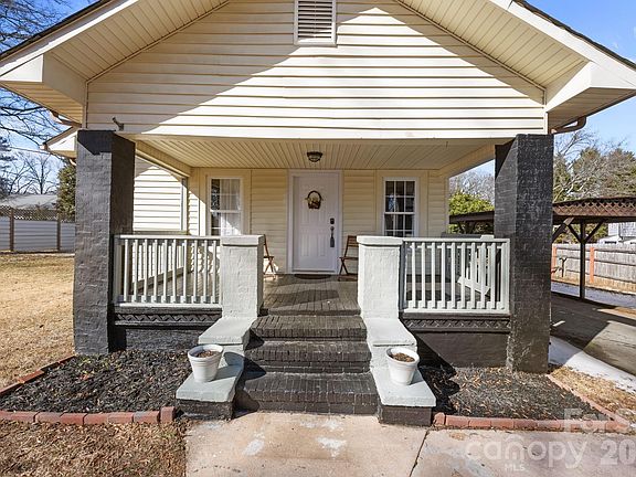 2nd image of 145 Saint Charles Ave NE