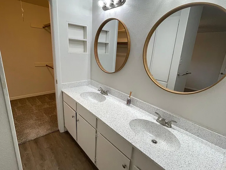 1510 W North Loop Blvd #713 — Photo 8