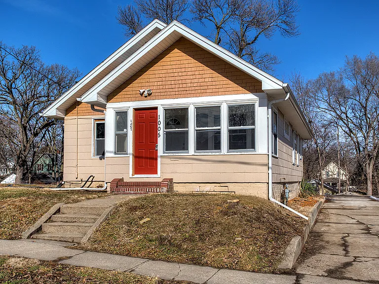 1005 Pleasant View Dr — Photo 2