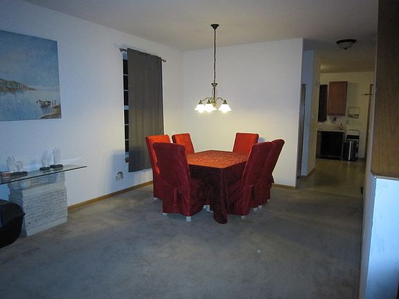 5th image of 1065 Holly Dr