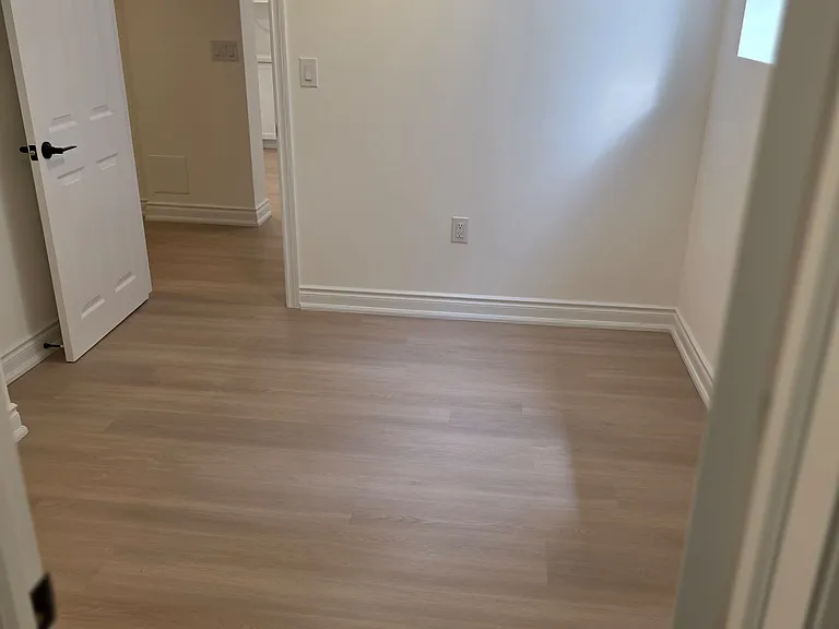 15 Pipers Green Ave #BASEMENT — Photo 7