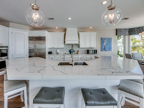 3rd image of 381 Seminole Way