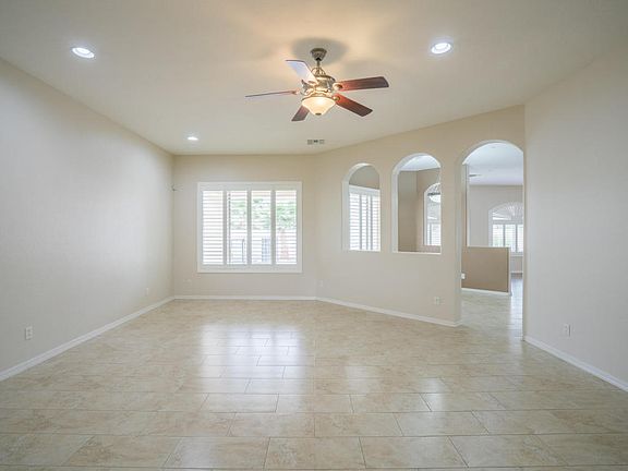 5th image of 42 N Vineyard Ln