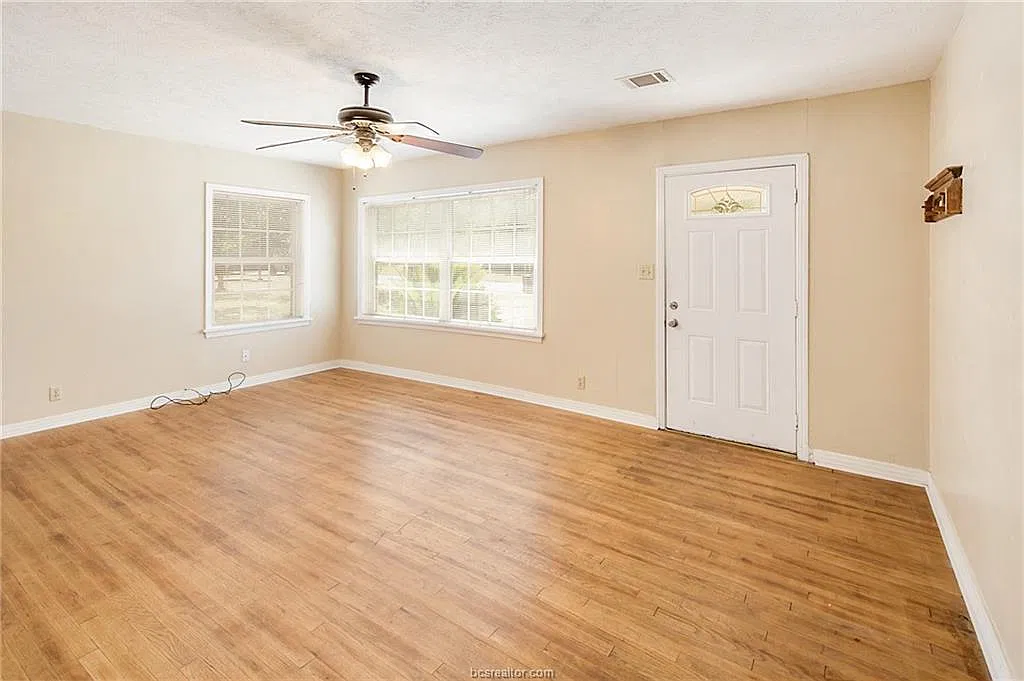 4 bed, 1604 sqft, $2,500 — Photo 4
