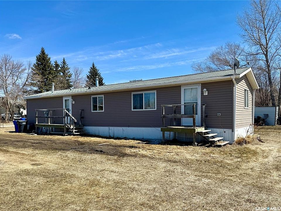 1st image of 427 Vincent AVENUE W