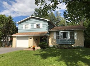 20 Crescent Dr, Plattsburgh, NY 12901