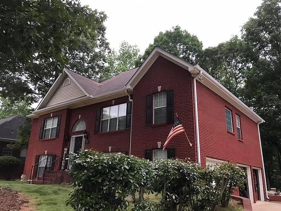 1st image of 120 Wisteria Dr